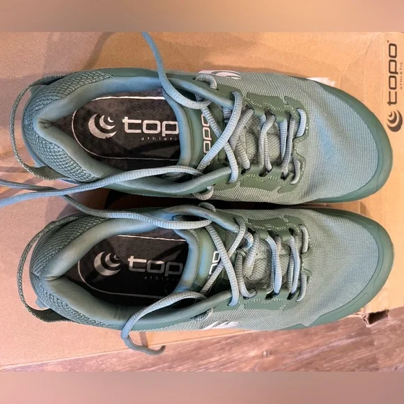 Women’s Topo Traverse Hiking Shoes Like New - Picture 4 of 6